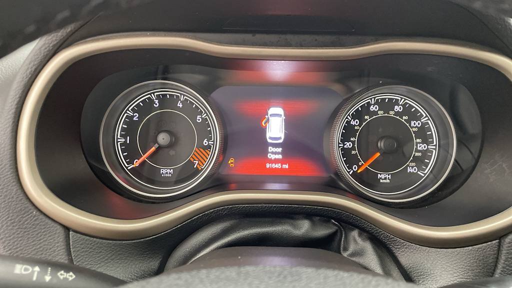 Thumbnail: 2015 Jeep Cherokee - 16