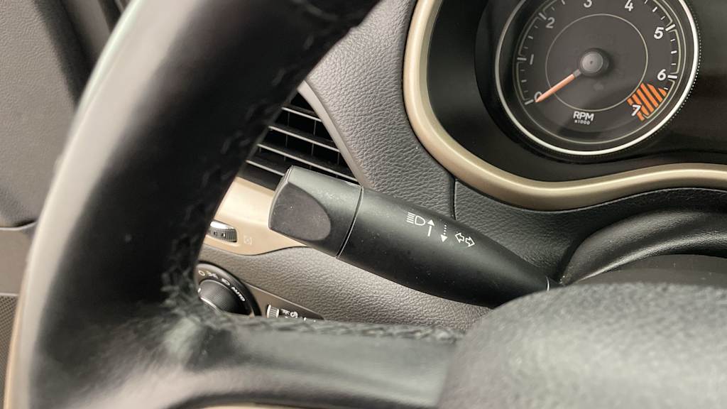 Thumbnail: 2015 Jeep Cherokee - 15