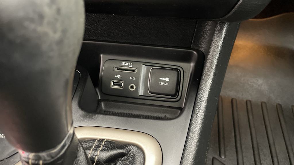 Thumbnail: 2015 Jeep Cherokee - 31