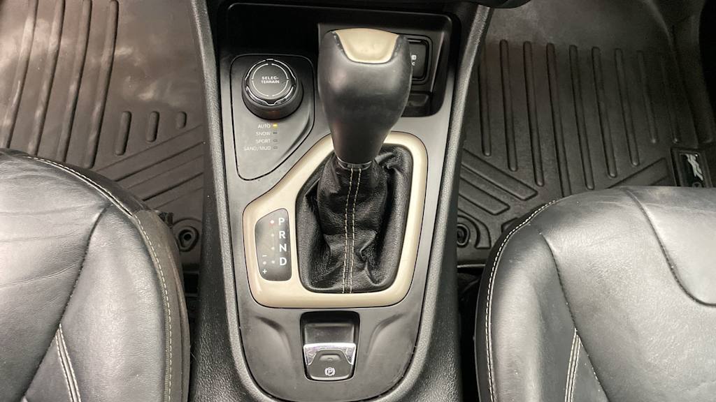 Thumbnail: 2015 Jeep Cherokee - 32