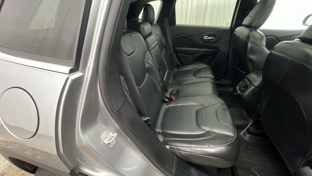 Thumbnail: 2015 Jeep Cherokee - 23