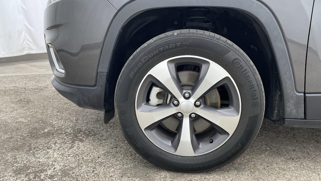 Thumbnail: 2022 Jeep Cherokee - 7