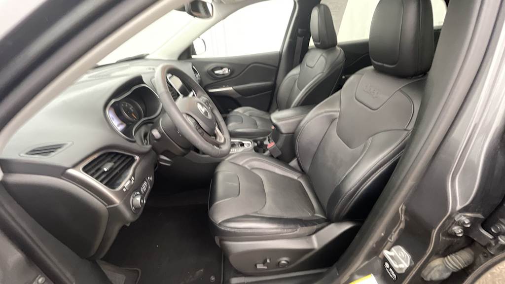 Thumbnail: 2022 Jeep Cherokee - 11