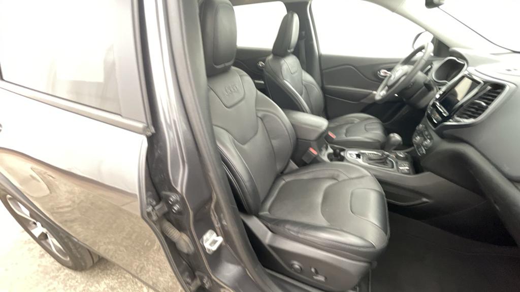 Thumbnail: 2022 Jeep Cherokee - 24