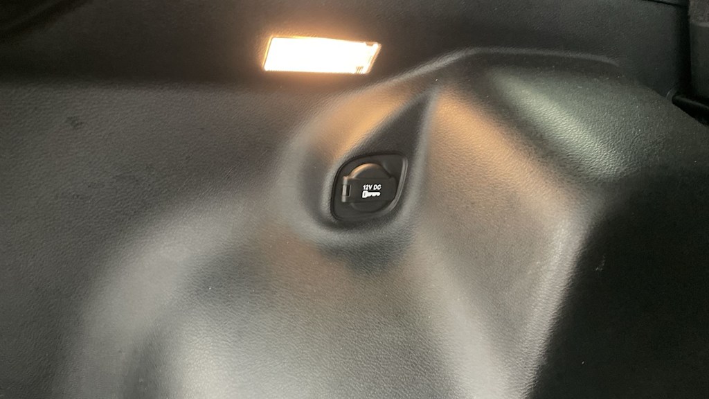 Thumbnail: 2022 Jeep Cherokee - 35