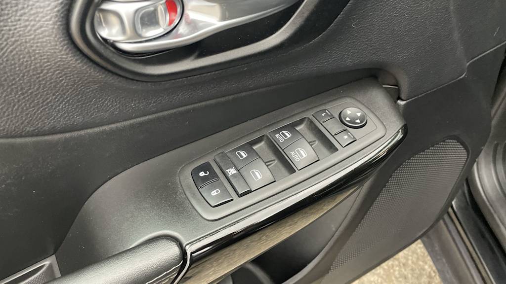 Thumbnail: 2023 Jeep Cherokee - 21