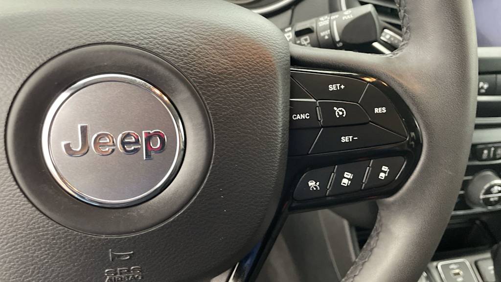 Thumbnail: 2023 Jeep Cherokee - 25