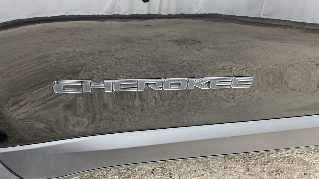 Thumbnail: 2023 Jeep Cherokee - 40