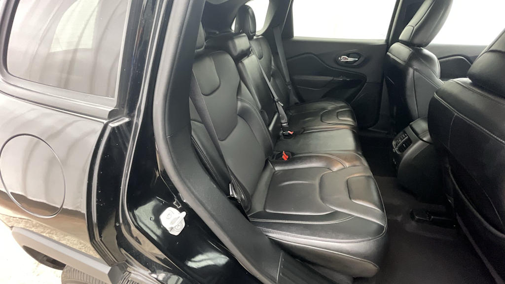 Thumbnail: 2023 Jeep Cherokee - 22