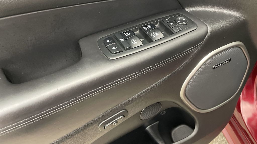 Thumbnail: 2018 Jeep Grand Cherokee - 20