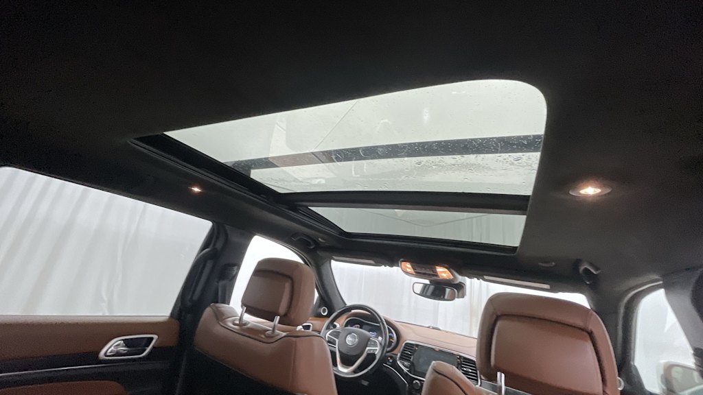 Thumbnail: 2020 Jeep Grand Cherokee - 24