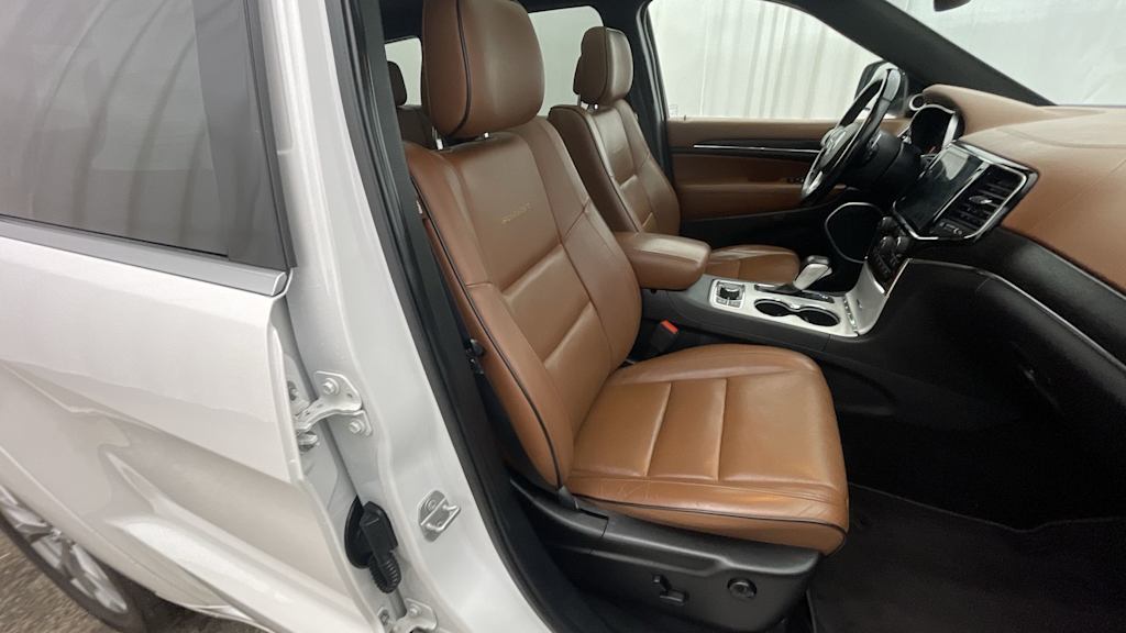 Thumbnail: 2020 Jeep Grand Cherokee - 25