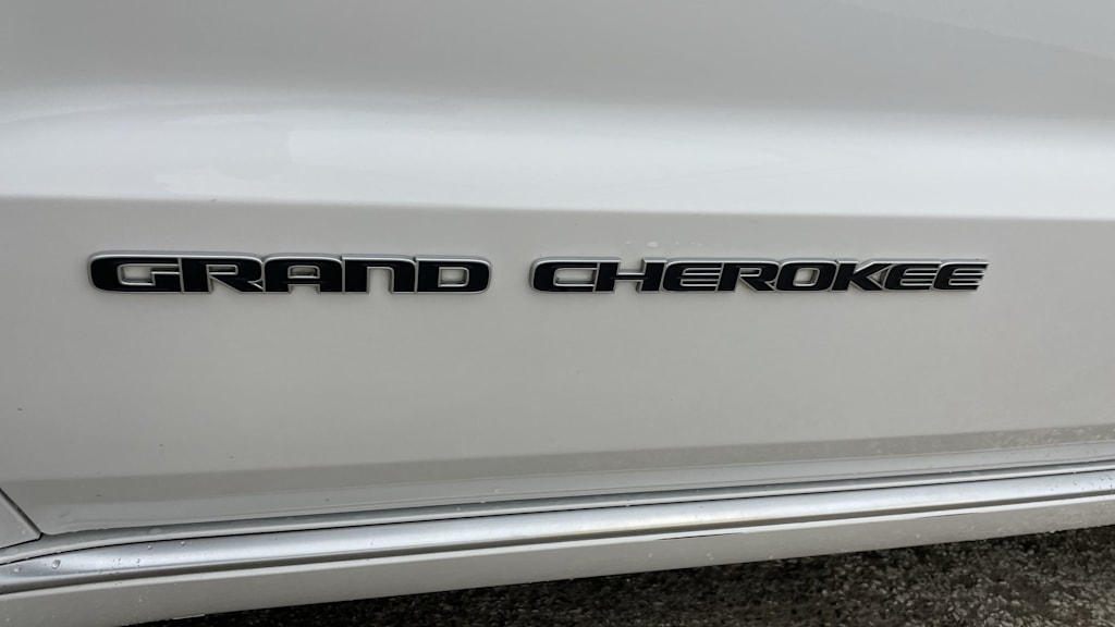 Thumbnail: 2020 Jeep Grand Cherokee - 43