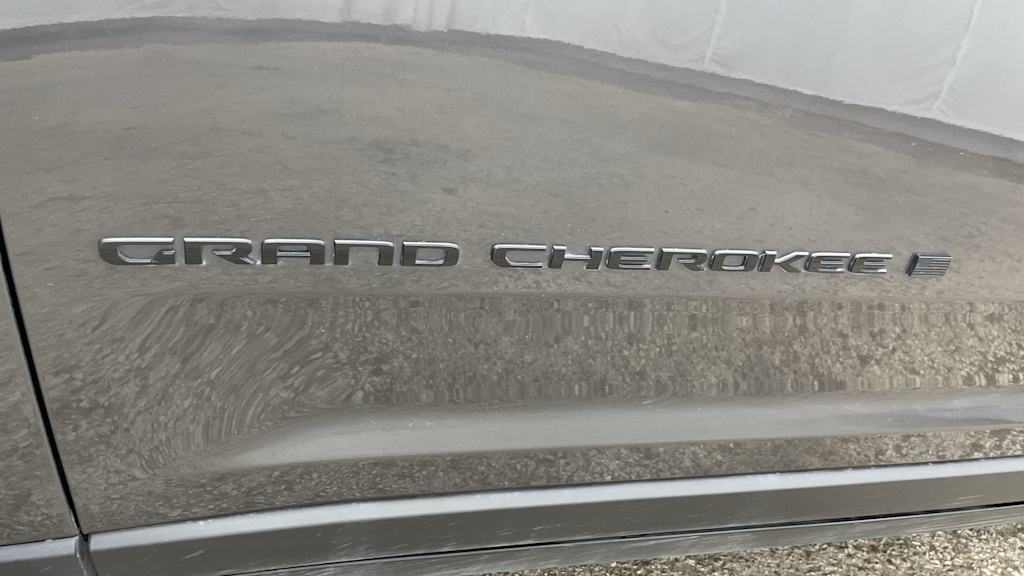 Thumbnail: 2024 Jeep Grand Cherokee - 40