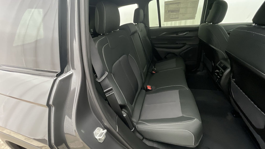 Thumbnail: 2026 Jeep Grand Cherokee - 22