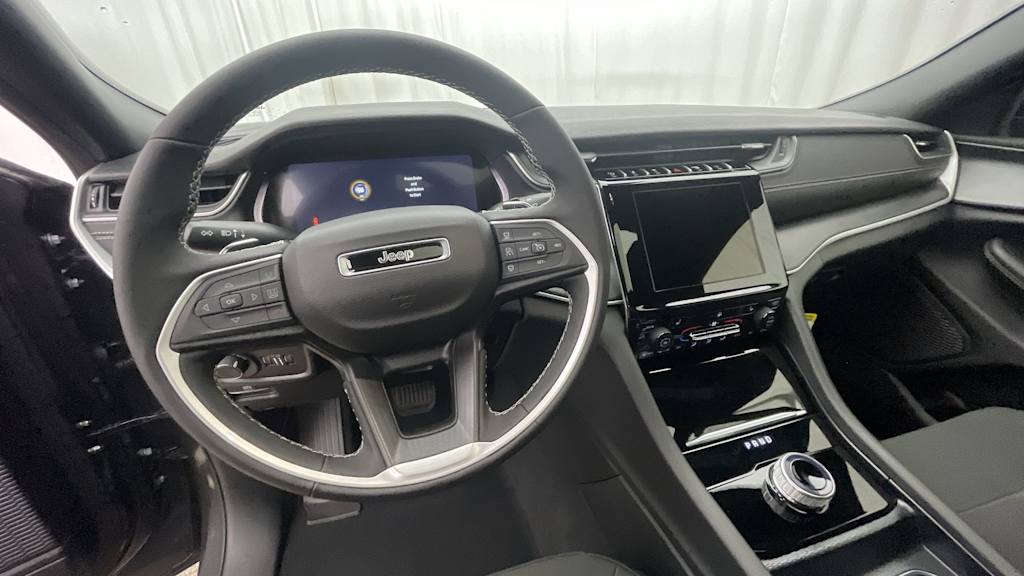 Thumbnail: 2026 Jeep Grand Cherokee - 2