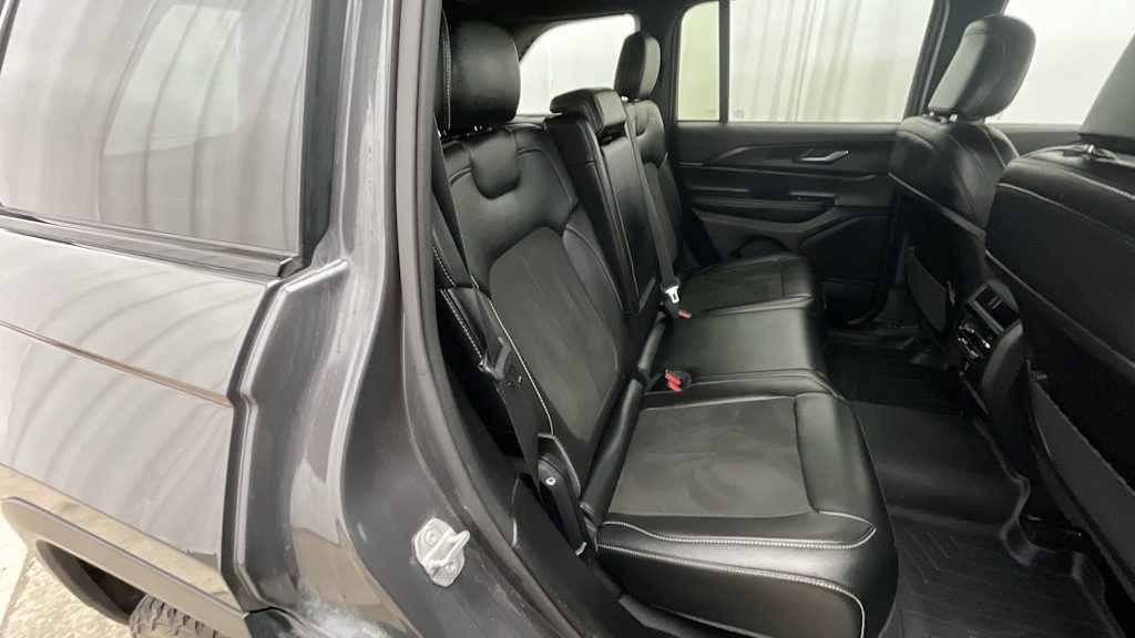 Thumbnail: 2023 Jeep Grand Cherokee - 22