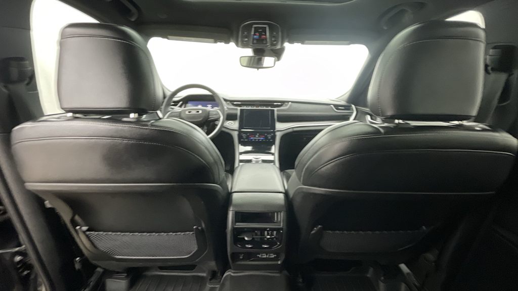 Thumbnail: 2023 Jeep Grand Cherokee - 10