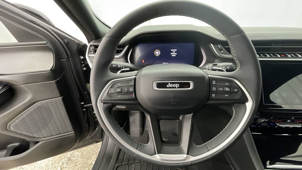 Thumbnail: 2023 Jeep Grand Cherokee - 14