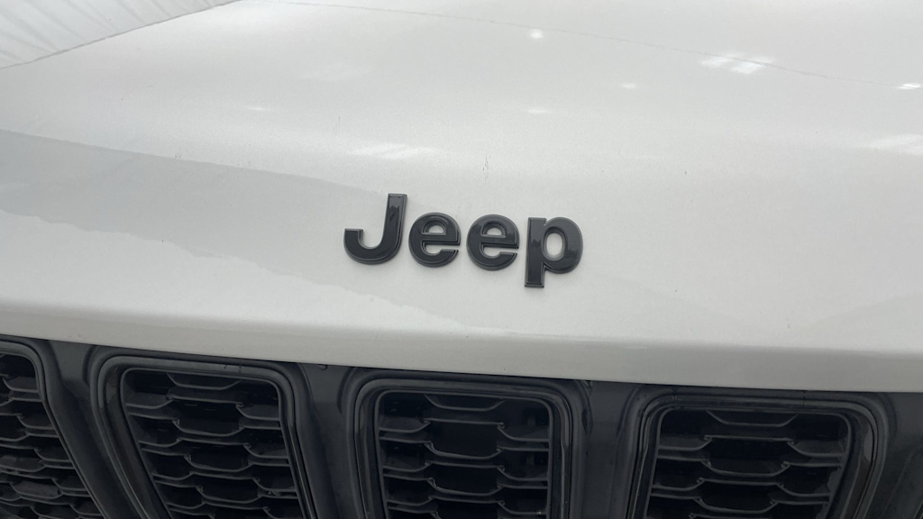 Thumbnail: 2024 Jeep Grand Cherokee - 6