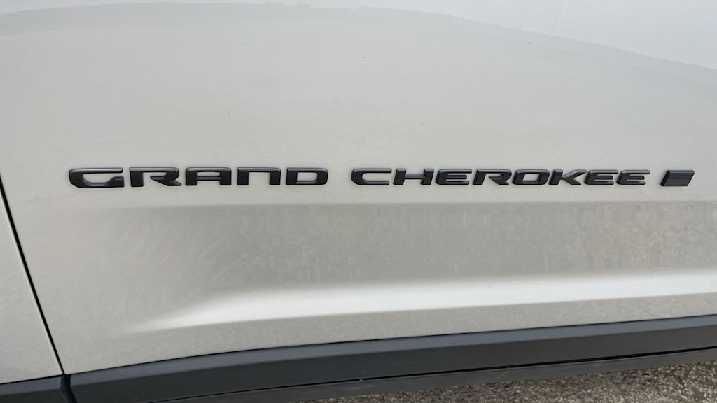 Thumbnail: 2024 Jeep Grand Cherokee - 39