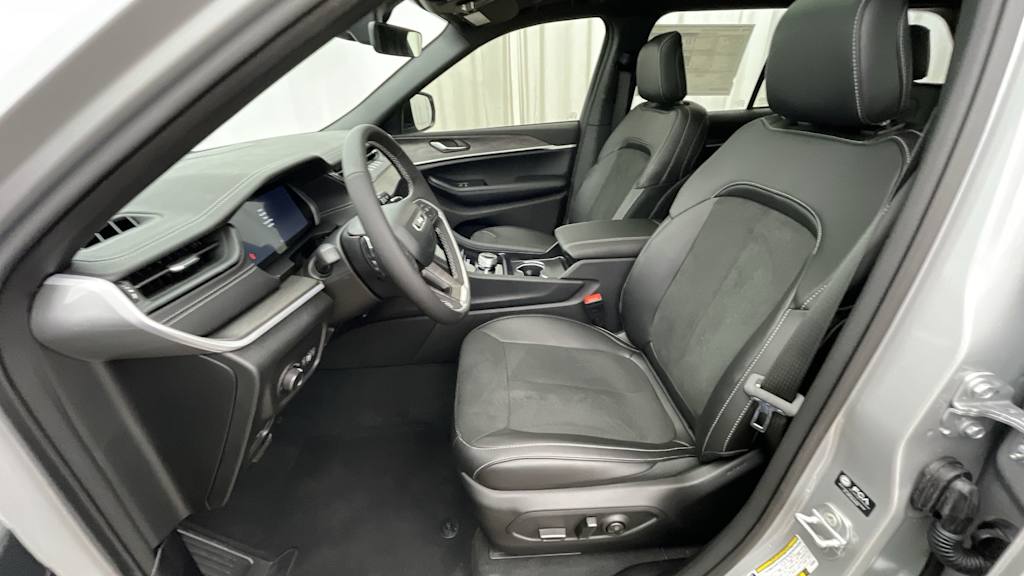 Thumbnail: 2026 Jeep Grand Cherokee - 13