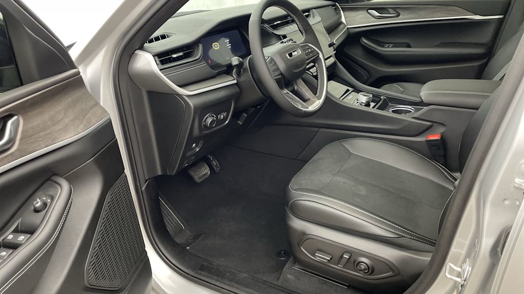 Thumbnail: 2026 Jeep Grand Cherokee - 11