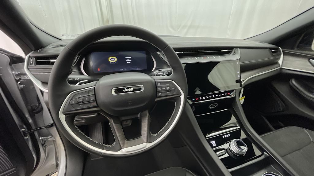 Thumbnail: 2026 Jeep Grand Cherokee - 2