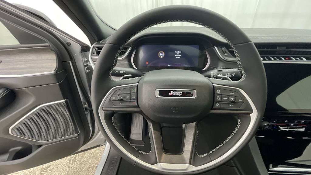 Thumbnail: 2025 Jeep Grand Cherokee - 10