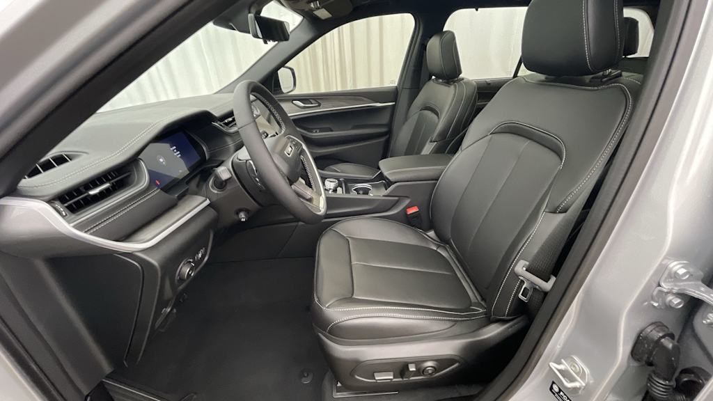 Thumbnail: 2025 Jeep Grand Cherokee - 12