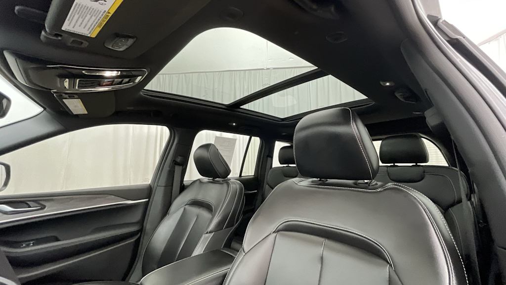 Thumbnail: 2024 Jeep Grand Cherokee - 24