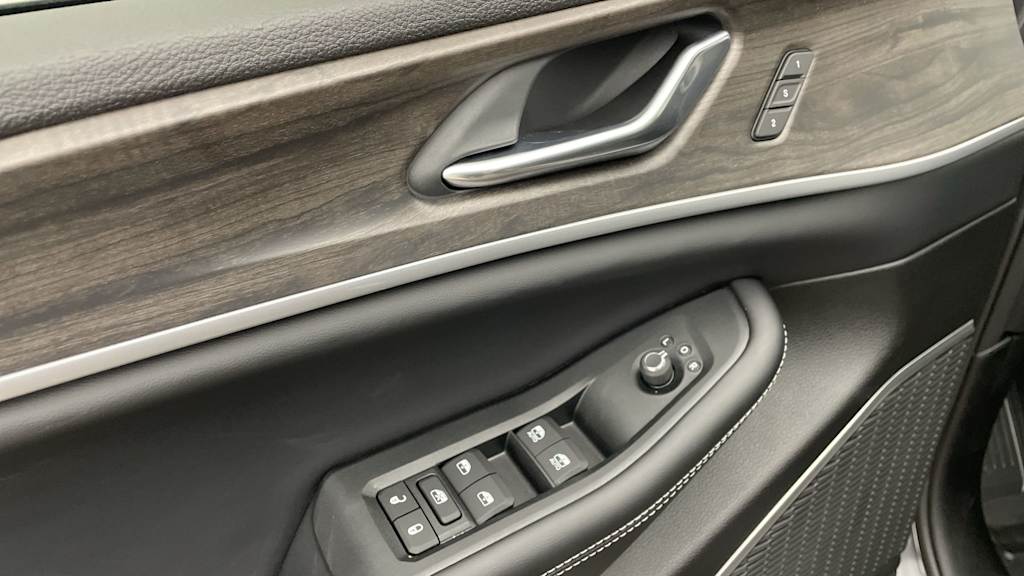 Thumbnail: 2026 Jeep Grand Cherokee - 21