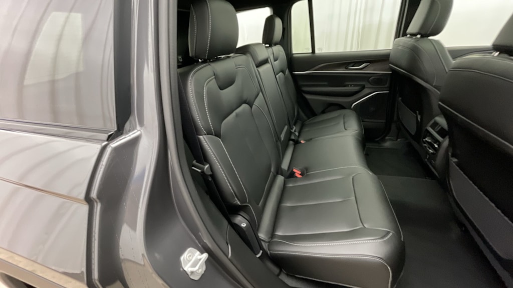 Thumbnail: 2026 Jeep Grand Cherokee - 23