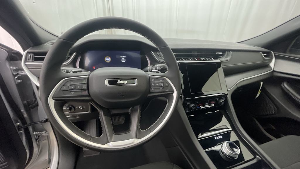 Thumbnail: 2026 Jeep Grand Cherokee L - 2