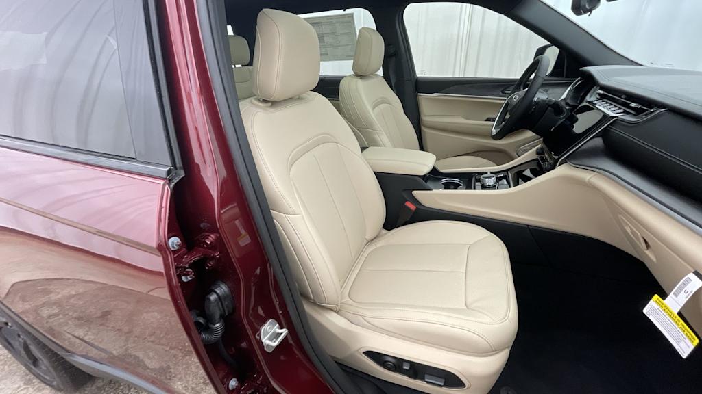 Thumbnail: 2025 Jeep Grand Cherokee L - 26