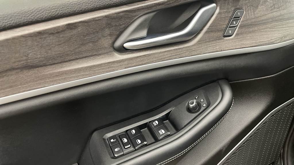 Thumbnail: 2022 Jeep Grand Cherokee L - 21