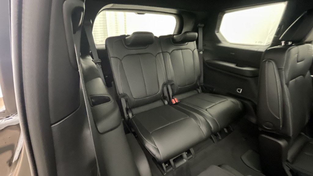 Thumbnail: 2025 Jeep Grand Cherokee L - 24