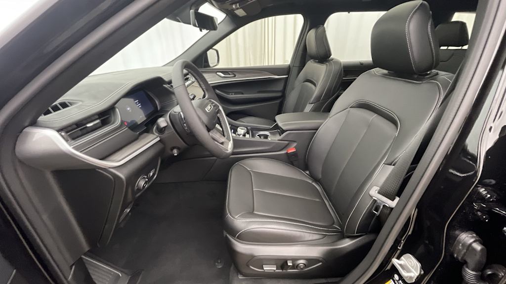 Thumbnail: 2025 Jeep Grand Cherokee L - 11