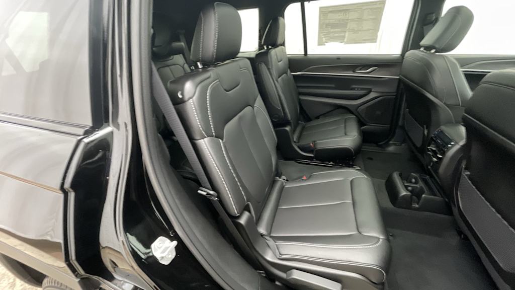 Thumbnail: 2025 Jeep Grand Cherokee L - 23