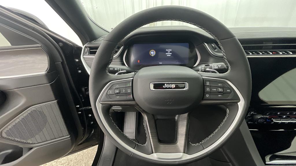 Thumbnail: 2025 Jeep Grand Cherokee L - 9