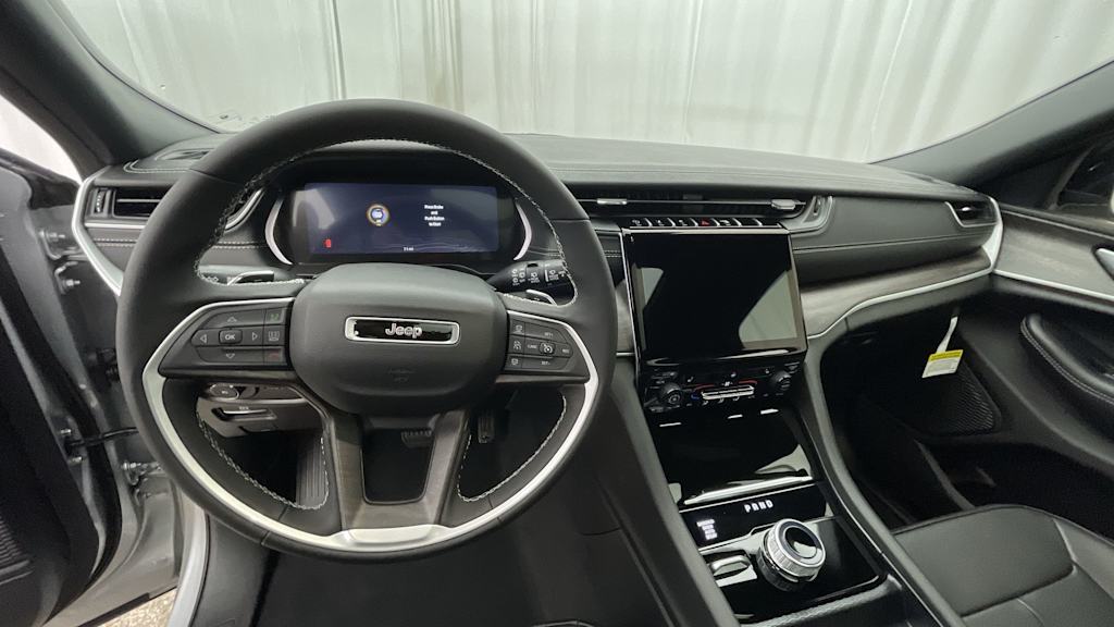 Thumbnail: 2025 Jeep Grand Cherokee L - 2