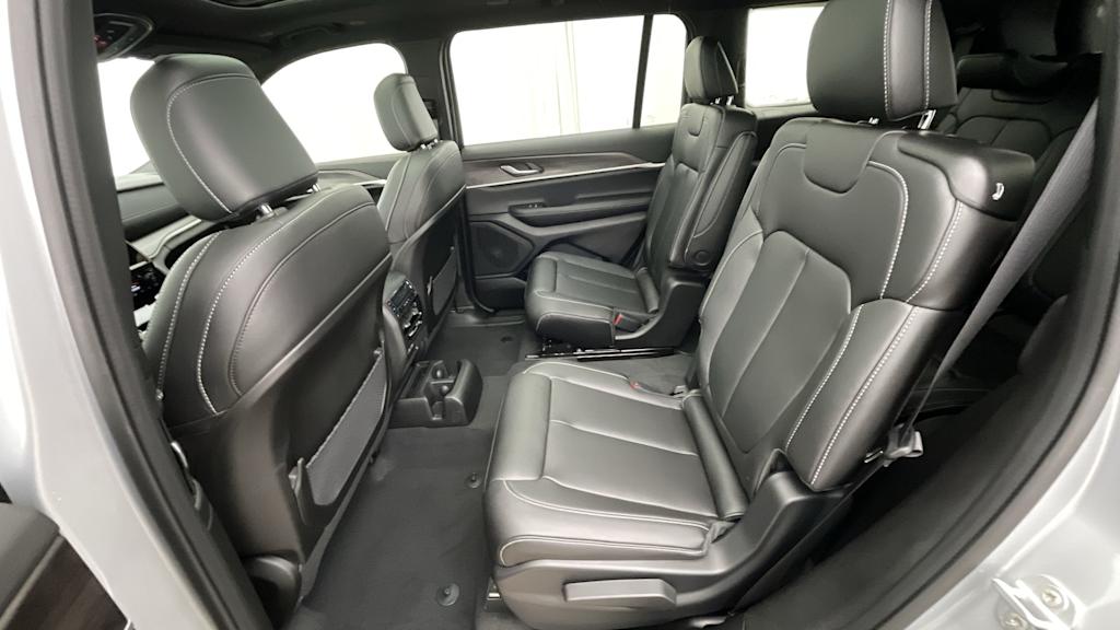 Thumbnail: 2025 Jeep Grand Cherokee L - 12