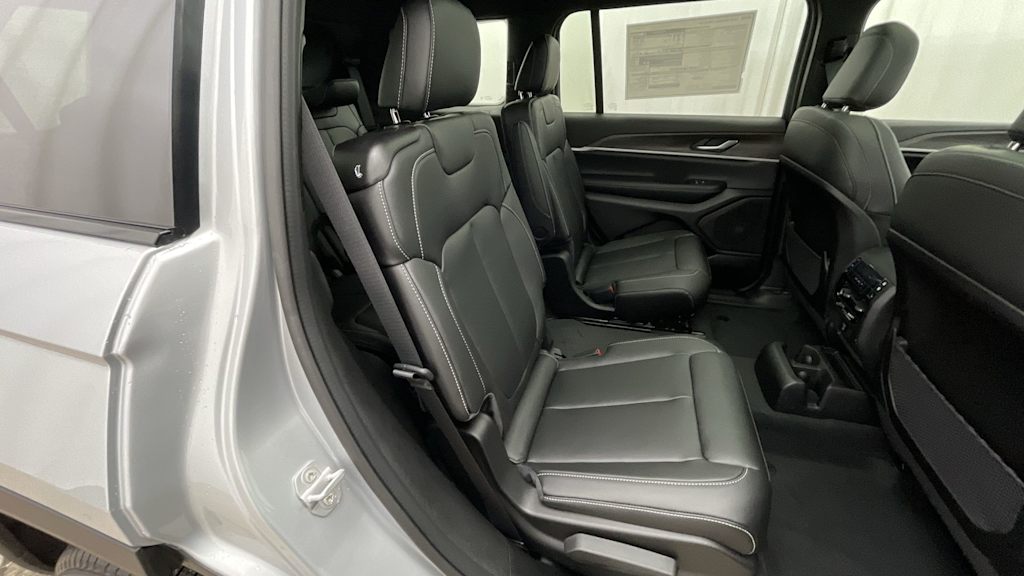 Thumbnail: 2025 Jeep Grand Cherokee L - 23