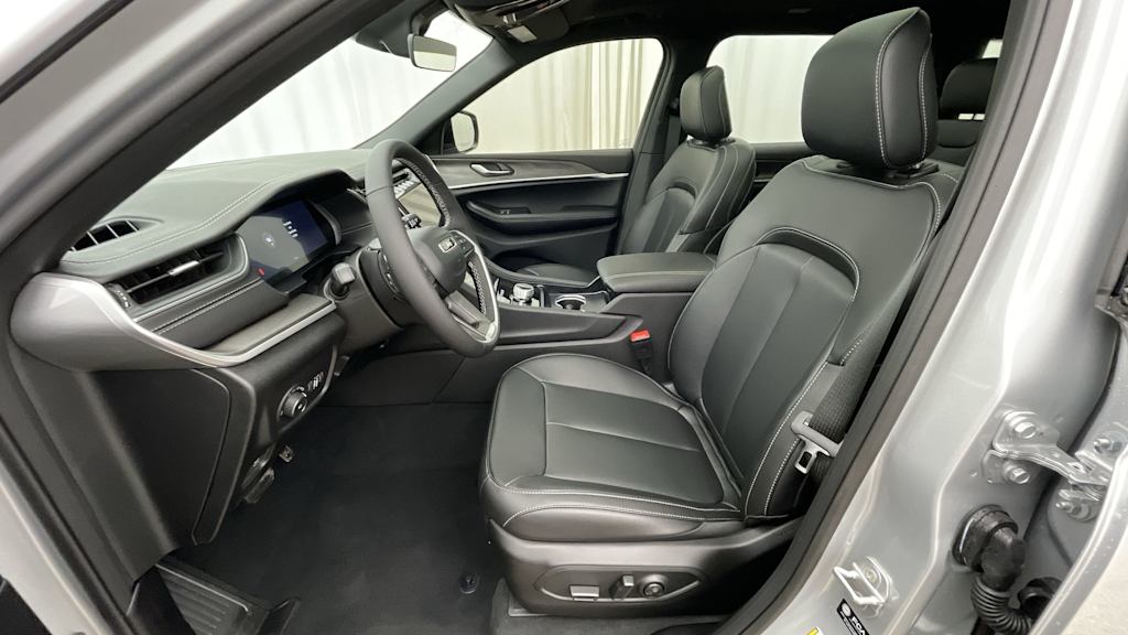 Thumbnail: 2025 Jeep Grand Cherokee L - 11