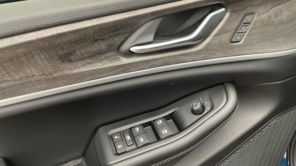 Thumbnail: 2026 Jeep Grand Cherokee L - 21