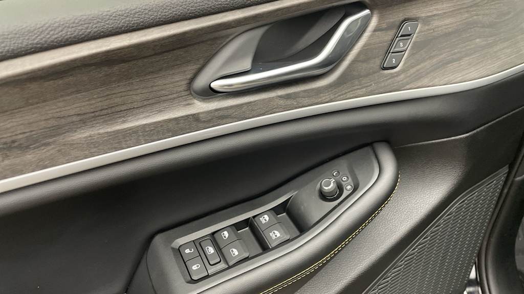 Thumbnail: 2026 Jeep Grand Cherokee L - 21