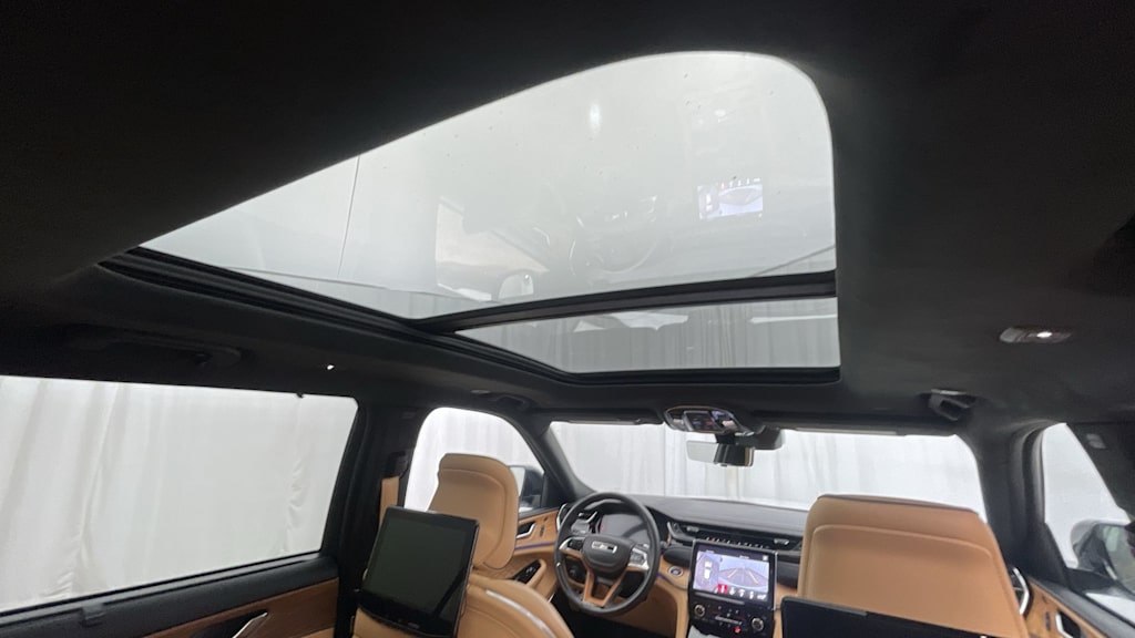 Thumbnail: 2024 Jeep Grand Cherokee L - 24