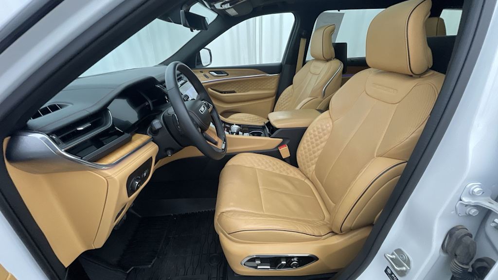 Thumbnail: 2024 Jeep Grand Cherokee L - 11