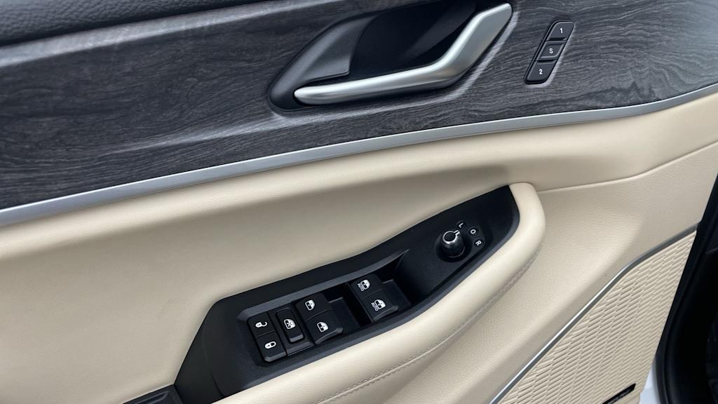 Thumbnail: 2022 Jeep Grand Cherokee - 20