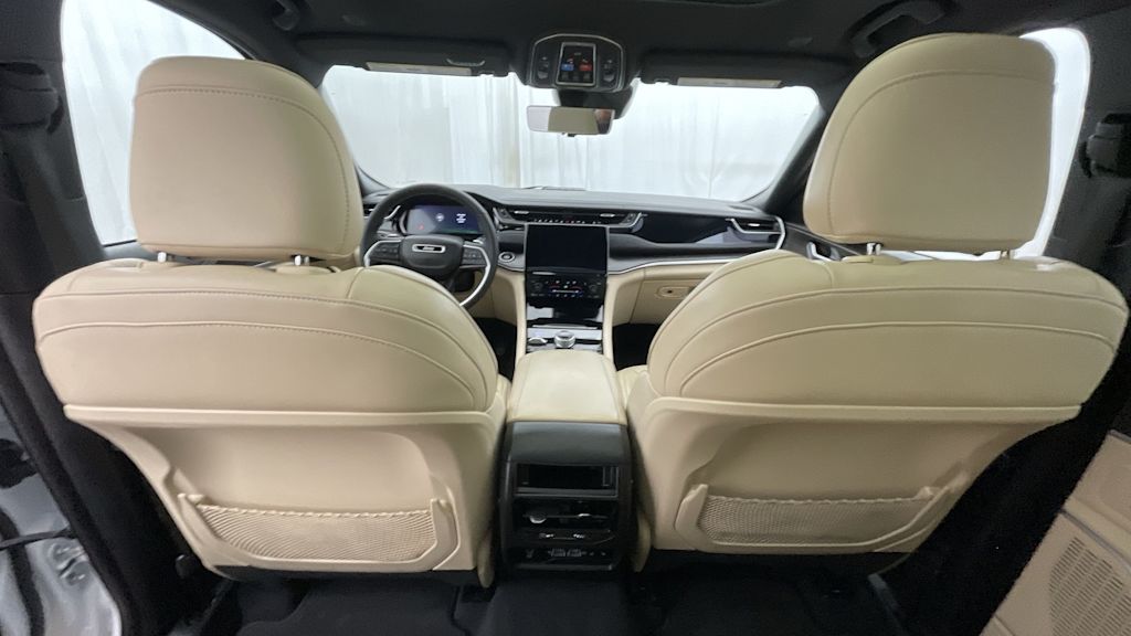 Thumbnail: 2022 Jeep Grand Cherokee - 21